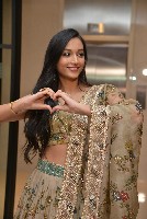 Srinidhi Shetty Gallery
